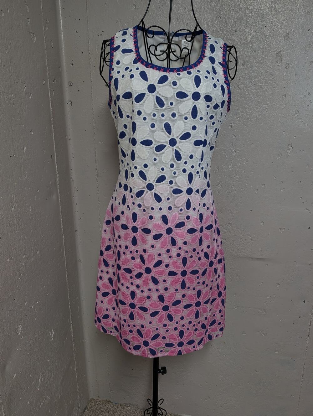 Esley Floral Lace Mini Dress Mod-style white to pink ombre